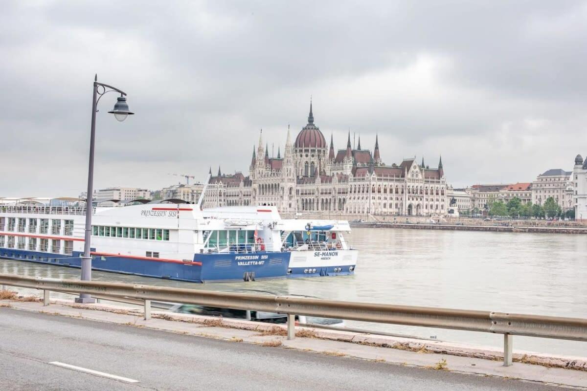 Castle View - New - Romantic Budapešť Exteriér fotografie