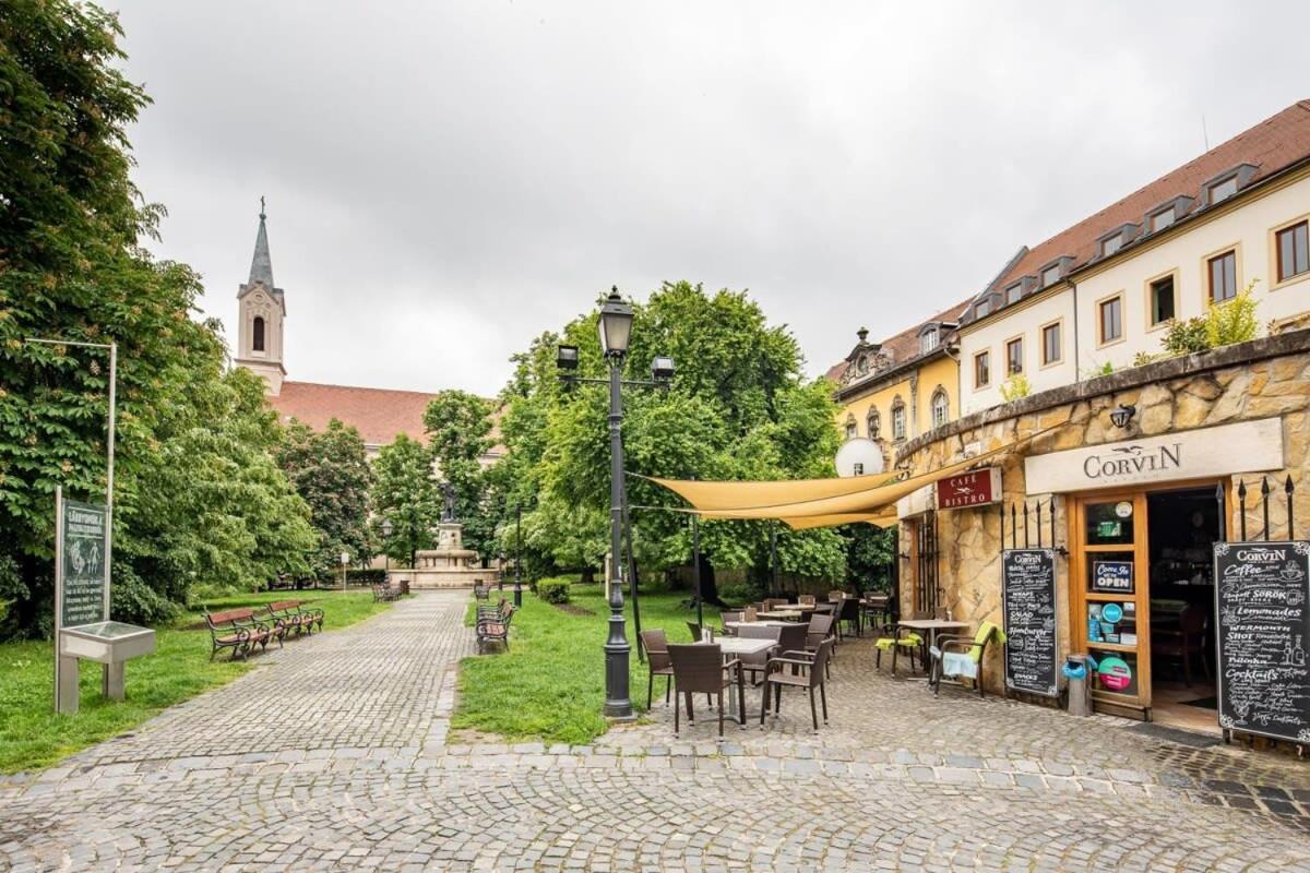 Castle View - New - Romantic Budapešť Exteriér fotografie